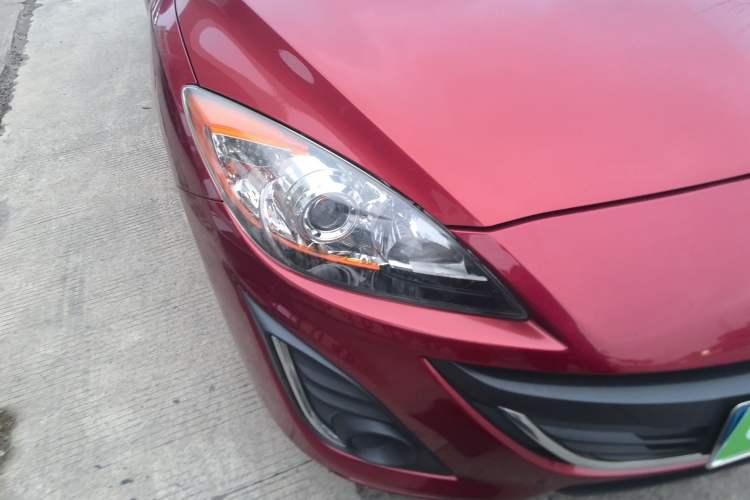 Used Mazda Mazda 3 2015 Hatchback 1.6L Manual Comfort Edition