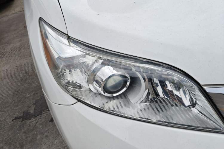 Used Toyota SIENNA  Right Front Headlight