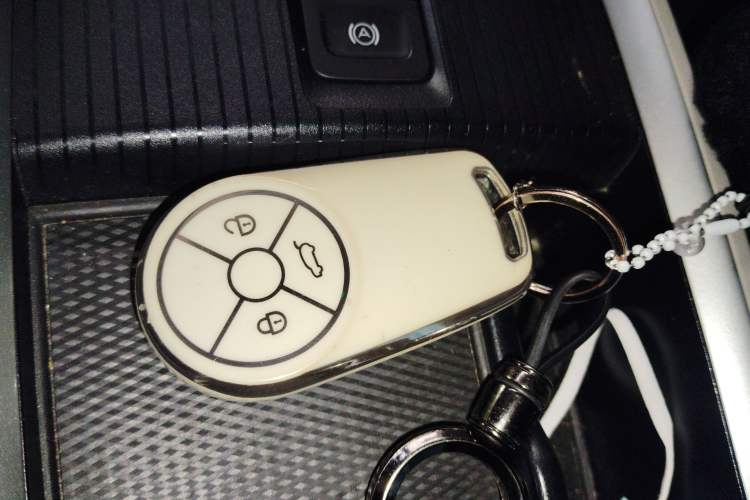 Used ORA Good Cat 2021 400km Standard Range Athena Edition Lithium-Ion Battery Vehicle Key