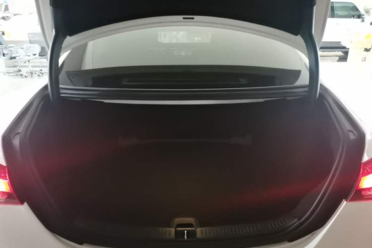 Used Mercedes-Benz E-Class 2021 E 300 L Luxury Model
