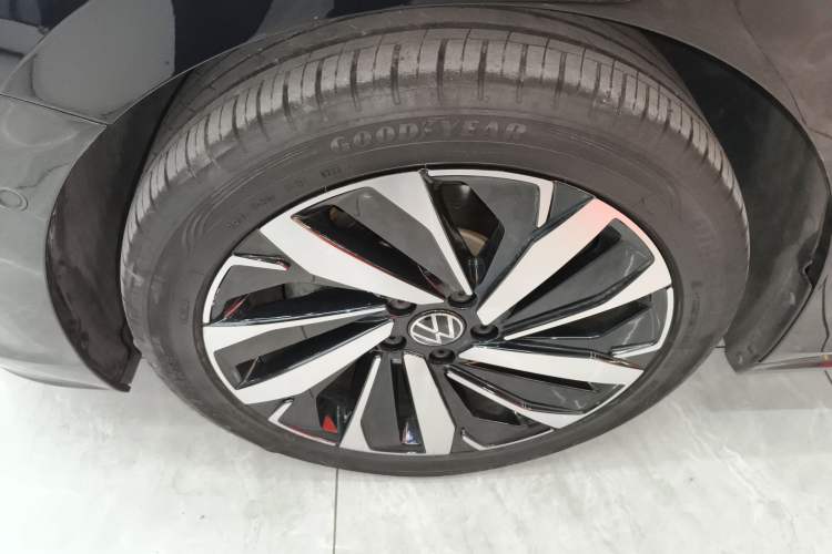 Used Volkswagen Passat 2023 Revised 380TSI Luxury Edition
