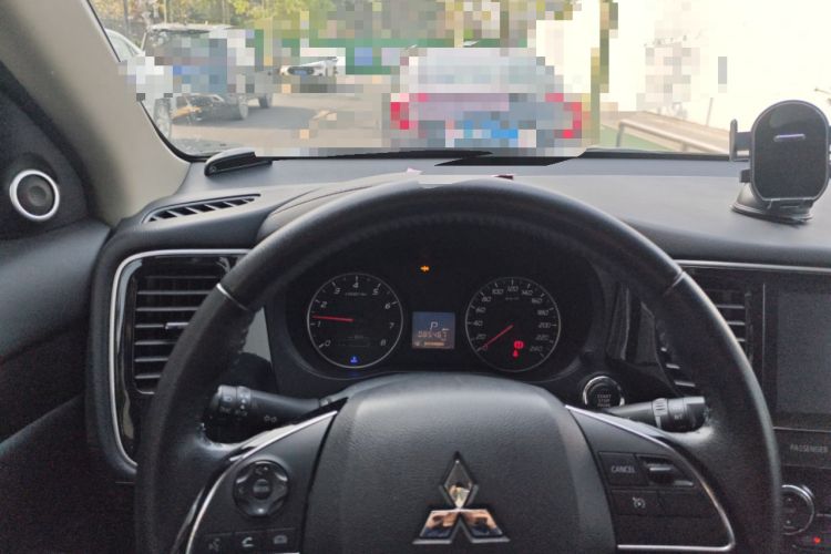 Used Mitsubishi Outlander 2018 2.0L Two-Wheel Drive Glory Edition 5 Seats
