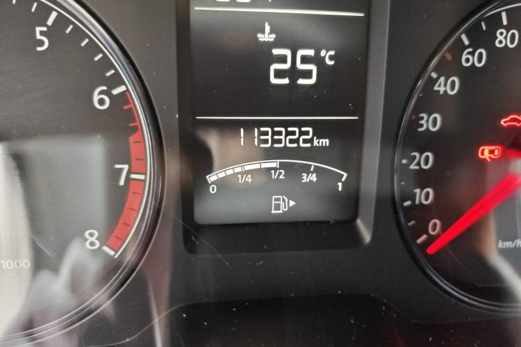 Used Volkswagen Lavida 2013 Revised Classic 1.6L Manual Fashion Edition Odometer Close Up