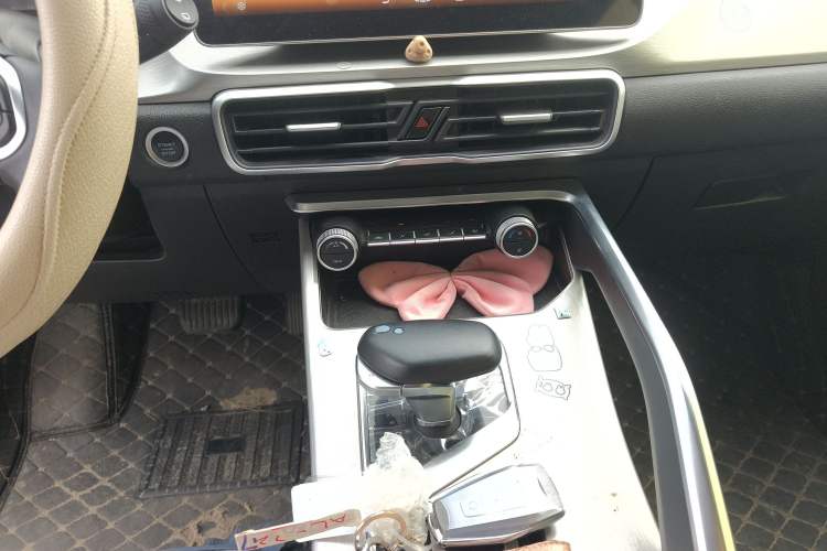 Used Geely Auto Coolray 2021 1.4T DCT Platinum Edition Gear Lever