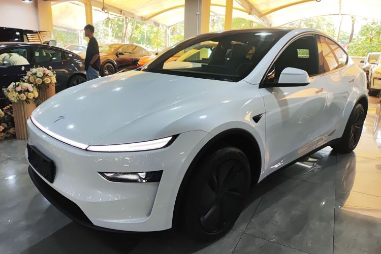 Used Tesla Model Y 2026 Facelifted Long-Range Rear-Drive Model