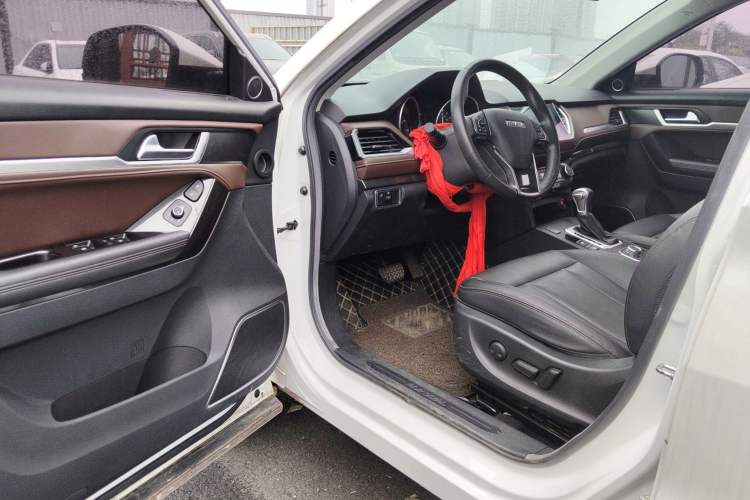 Used Haval H6 Coupe 2019 1.5T Automatic Two-Wheel Drive Ultra-Luxury Smart Connectivity Version China V Emission Standard
