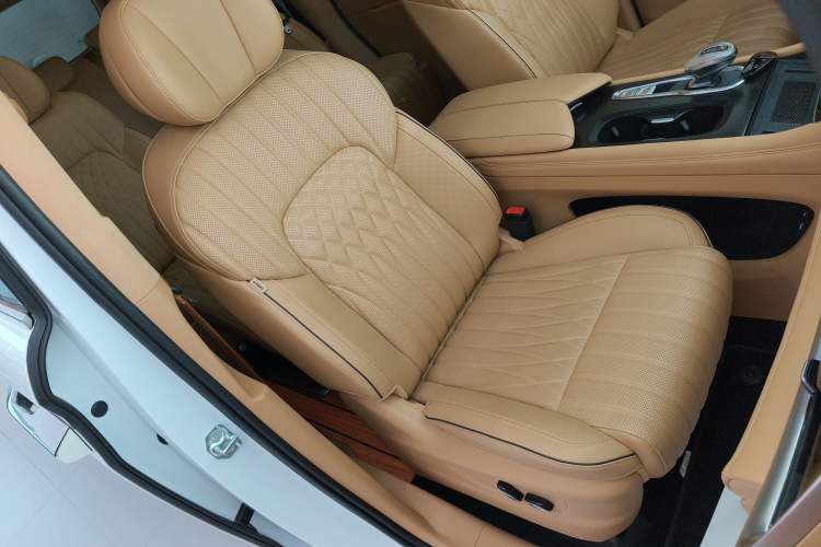 Used VOYAH Dream 2024 PHEV Ultra-Long Range Flagship Edition