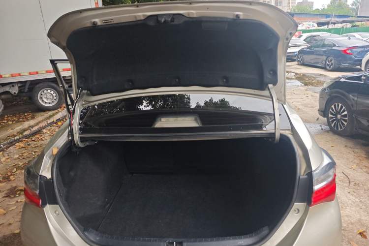 Used Toyota Corolla 2017 Revised Version 1.2T S-CVT GL-i Leather Edition Trunk