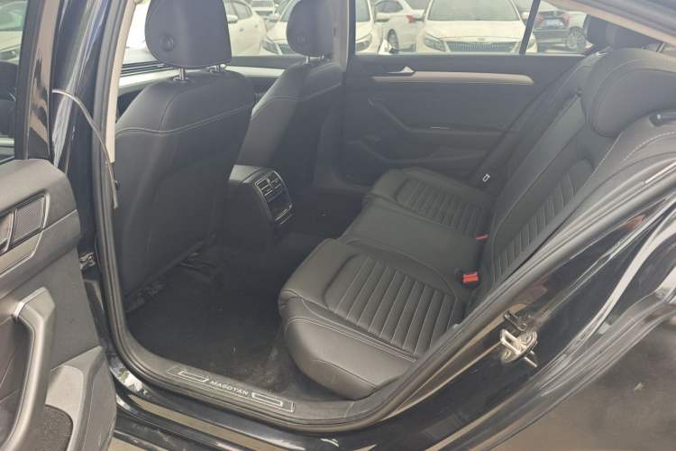 Used Volkswagen Magotan 2020 280TSI DSG Comfort Edition Left Rear Seat