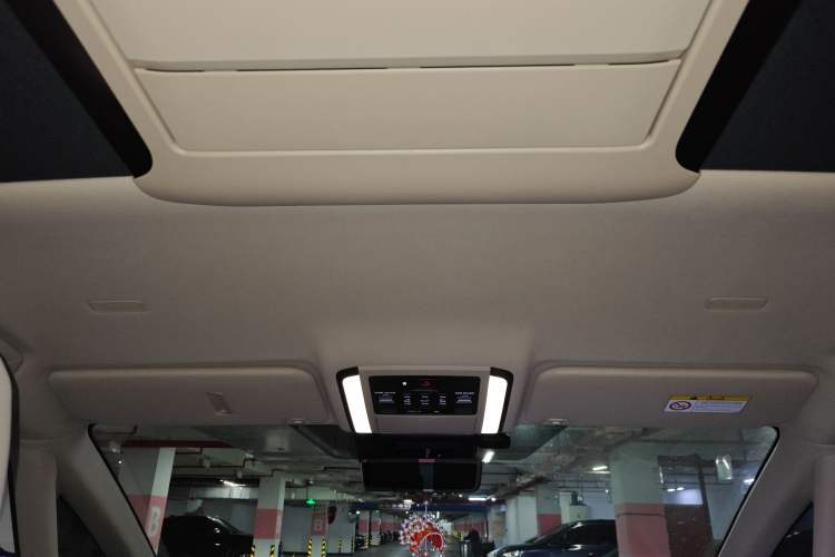 Used Toyota Vellfire 2024 Crown Dual-Engine 2.5L Ultimate Edition
