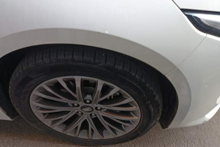 Used Bestune B70 2023 Third Generation 1.5T Automatic Enjoyment Version Right Front Wheel Hub