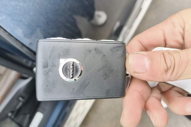 Used Volvo XC60 2023 B5 4x4 Smart Luxury Edition