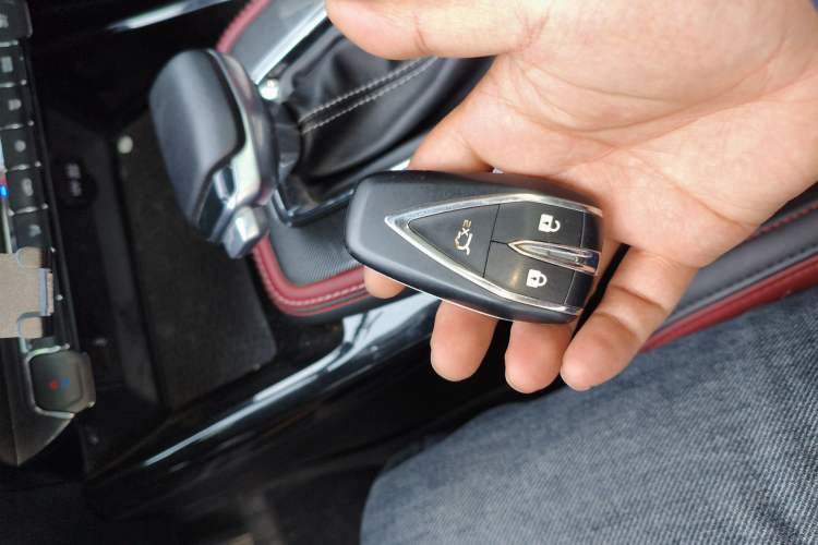 Used CHANGAN OSHAN X5 2021 Revised Version 1.5T DCT Luxury Edition Vehicle Key