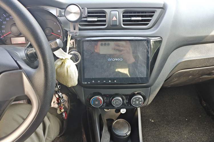 Used Kia K2 2015 Sedan 1.4L MT GLS
