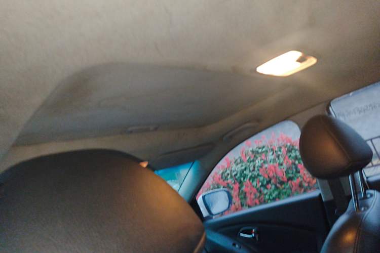 Used Hyundai ix35 2013 2.0L Automatic Two-Wheel Drive Smart GLS China IV Standard
