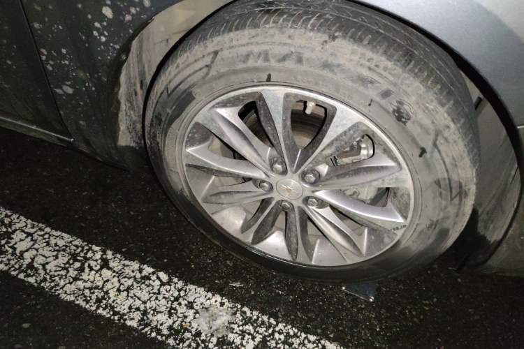 Used Chevrolet Monza 2021 320 Automatic Enjoyment Sunroof Edition Right Front Wheel Hub