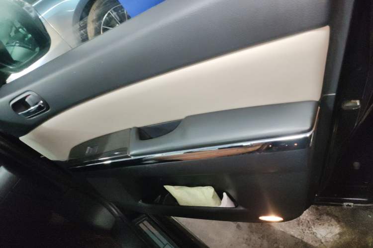 Used Mazda Mazda 8 2015 2.5L Flagship Edition
