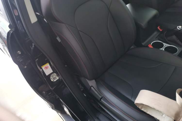 Used Haval H6 2017 Red-Label Sport Edition 1.5T Automatic Two-Wheel Drive Luxury Model
