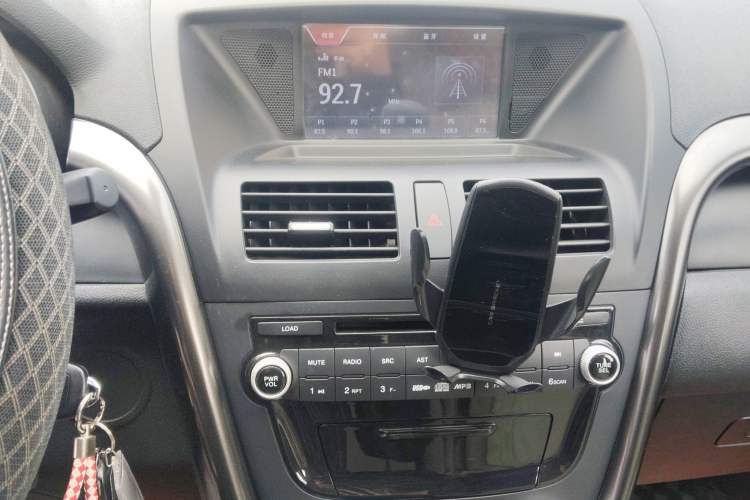 Used Bestune X80 2013 2.0L automatic comfort version Audio And AC Panel