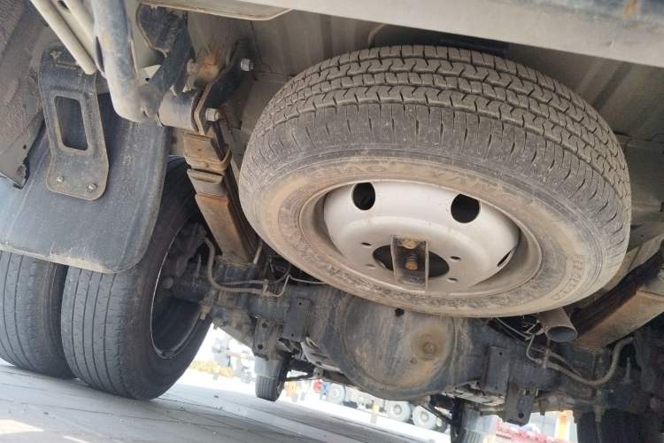 Used Foton Toano 2023 2.5T Manual Jixiang Multi-Function Long-Wheelbase Mid-Height Model with Dual Rear Tires Available in 7/9-Seater Configurations