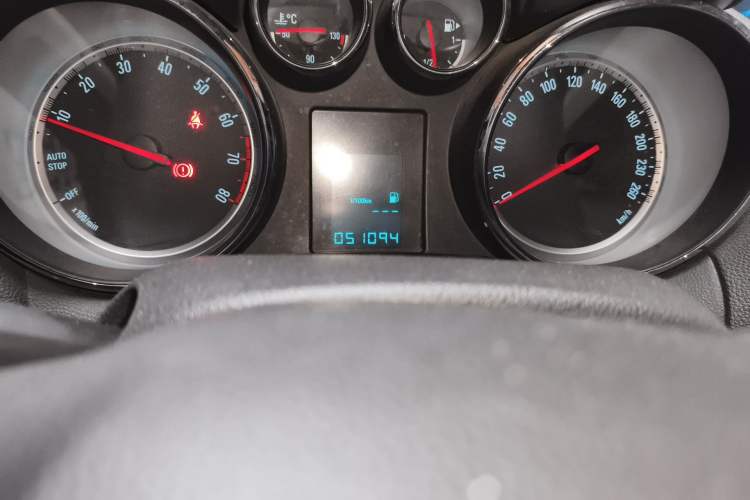 Used Buick Encore 2015 1.4T Automatic Two-Wheel Drive Urban Elite Version
