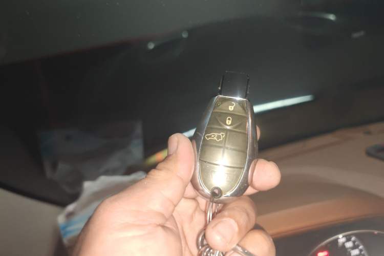 Used Jeep Grand Cherokee 2011 Revised 3.6L Flagship Edition