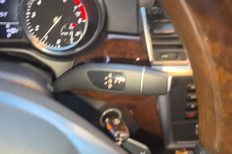 Used Mercedes-Benz M-Class 2012 ML 350 Luxury Edition Gear Lever