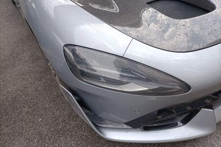 Used Xiaomi Auto SU7 Ultra 2025 Ultra Model Right Front Headlight