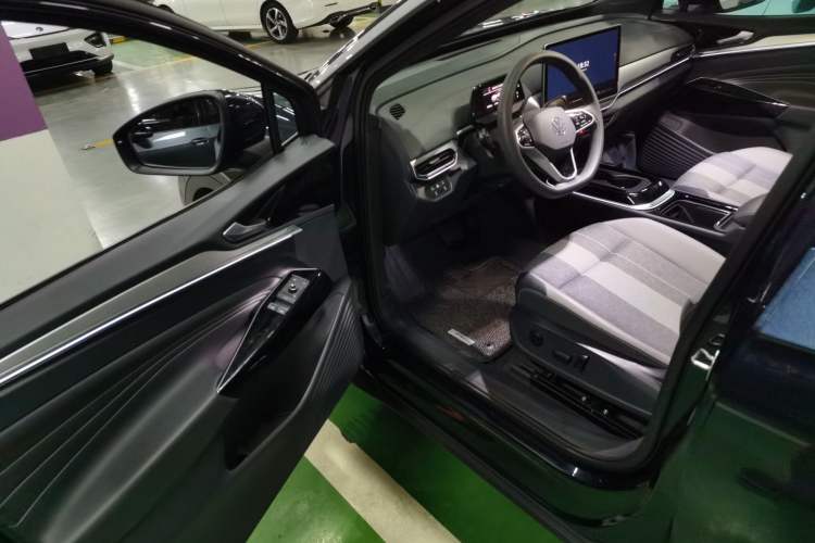 Used Volkswagen ID.4 CROZZ 2025 Pure Edition Driver Seat