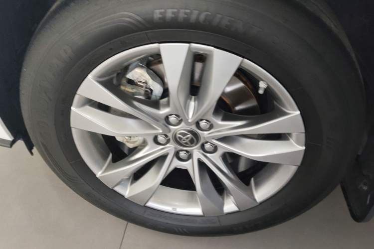 Used Toyota Sienna 2023 2.5L Hybrid Luxury Edition
