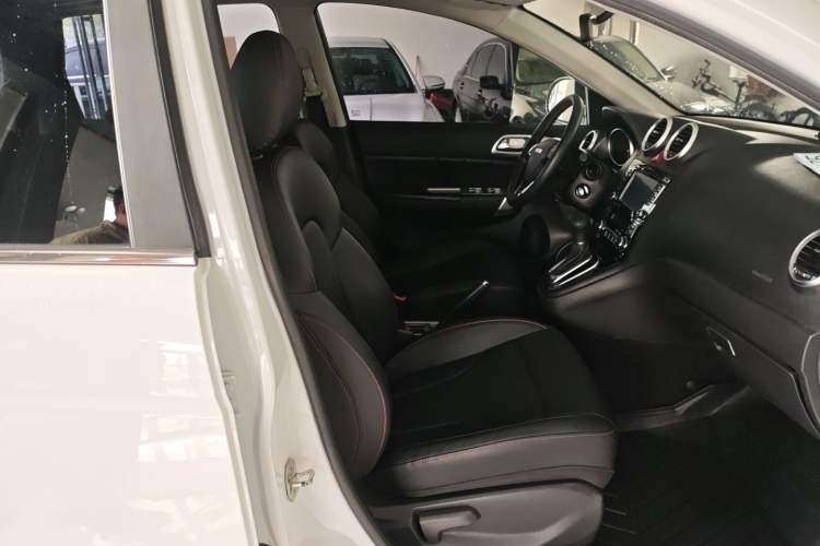 Used Haval H6 2016 Upgraded Model 1.5T Automatic Two-Wheel Drive Elite Version Right Front Seat