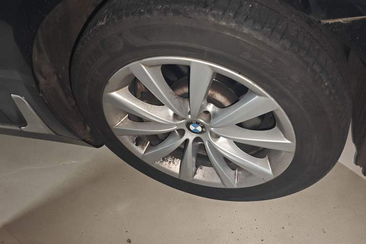 Used BMW 7 Series 2017 730Li Leading Model Right Front Wheel Hub