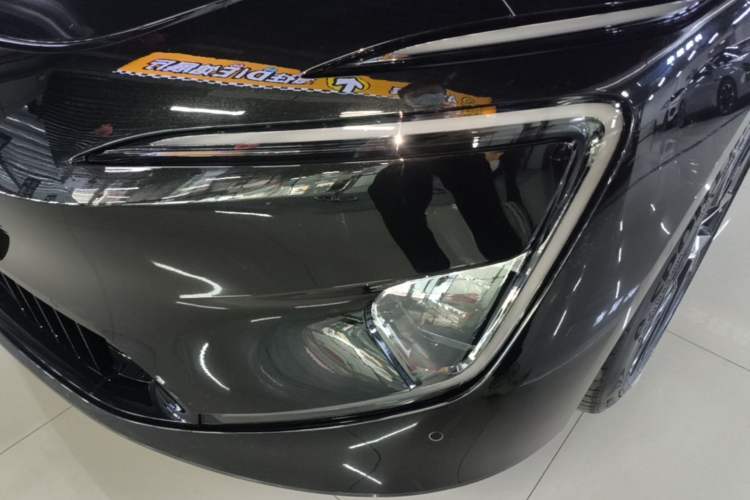 Used Avatr 12 2025 Updated Ultra All-Electric Four-Wheel Drive Left Front Headlight