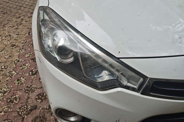 Used Kia K3S 2014 1.6L Manual GLS Right Front Headlight