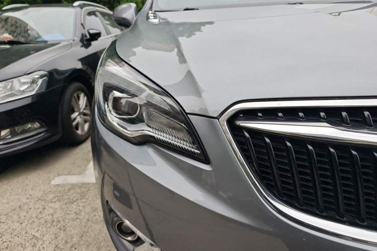 Used Buick Envision 2018 28T Four-Wheel Drive Elite Version Right Front Headlight