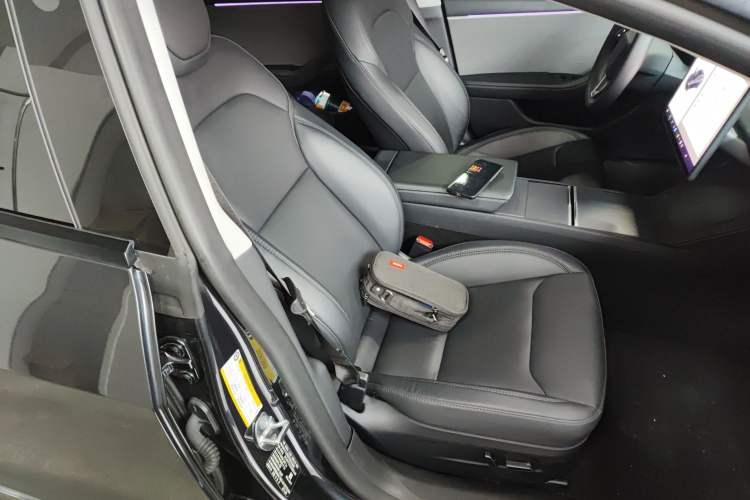 Used Tesla Model 3 2025 Rear-Wheel-Drive Version
