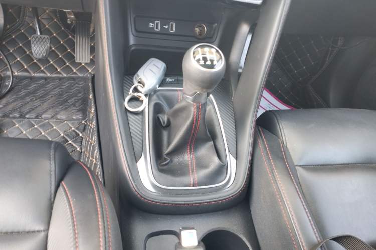 Used MG ZS 2020 180 DVVT Manual Lite Gear Lever