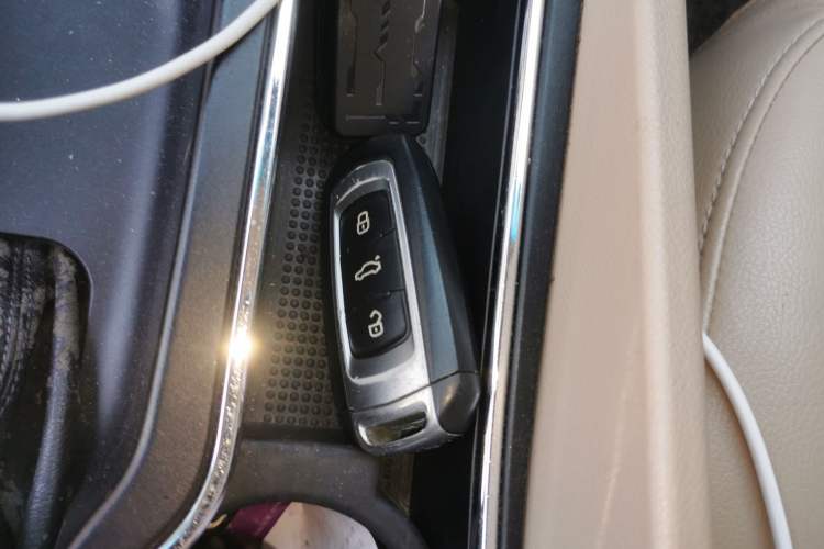 Used Geely Auto Emgrand 2017 Sedan Million Edition 1.5L Manual Luxury Model