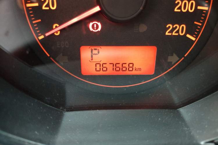 Used Honda Fit 2018 1.5L CVT Comfort Version Odometer Close Up