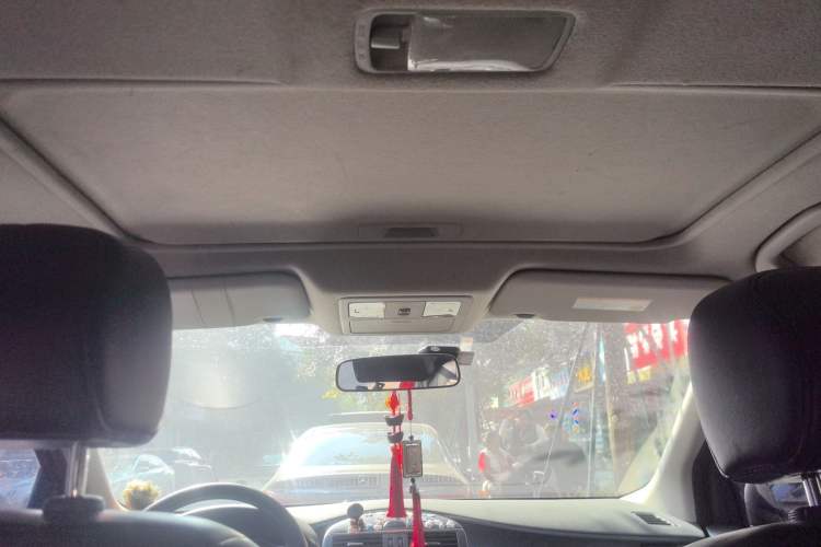 Used Nissan Tiida 2013 1.6L CVT Cool Cafe Edition
