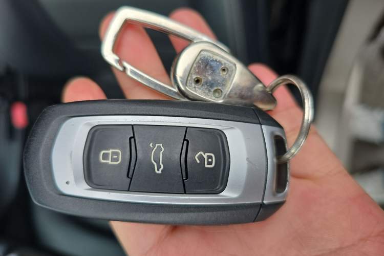 Used Geely Auto Emgrand GL 2017 1.8L Manual Elite Model
