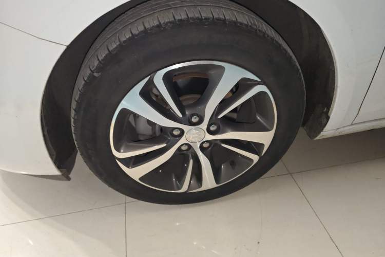 Used Buick Verano 2020 20T CVT Leading Edition Exterior 4