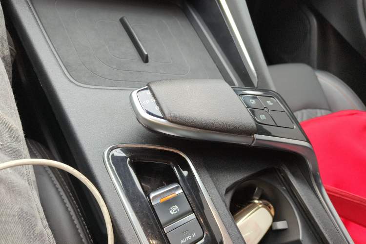 Used CHANGAN UNI-T 2022 1.5T Luxury Edition Gear Lever