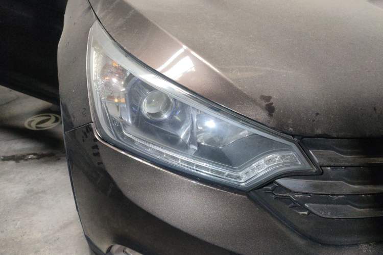 Used Dongfeng Aeolus AX7 2015 2.0L Automatic Zhiyi Trim Right Front Headlight