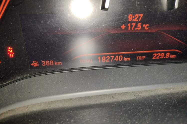 Used BMW 5 Series 2018 528Li Launch Special Edition Odometer Close Up