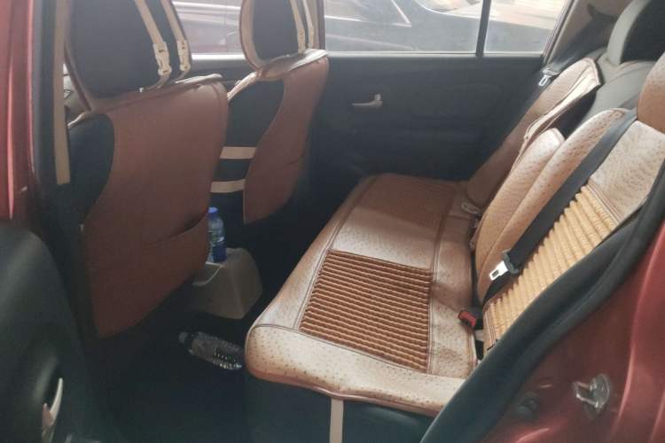 Used Venucia R50 2013 1.6L Manual Fashion Edition