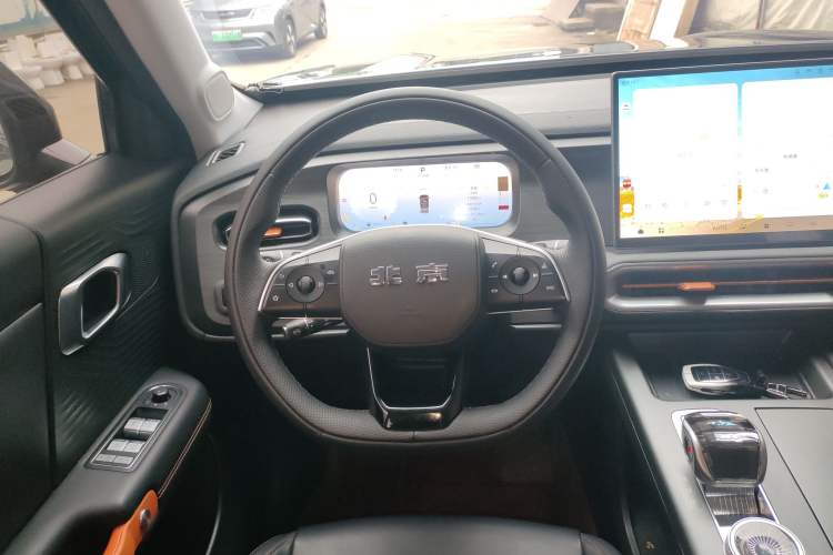 Used BAIC Off-Road BJ30 2026 Model Traveler 1.5T Hybrid Standard Version Steering Wheel