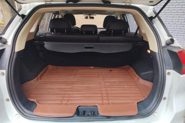 Used Geely Auto Emgrand X7 Sport 2016 1.8TD Automatic ZhiShang Model Trunk