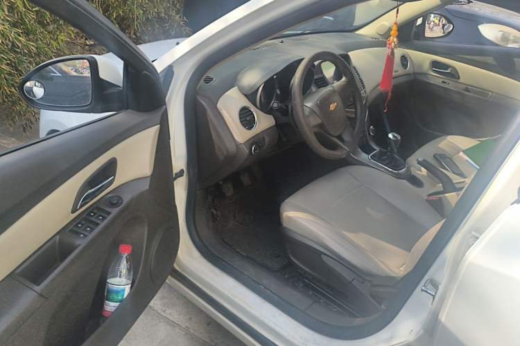 Used Chevrolet Cruze 2015 1.5L Classic SE MT Driver Seat