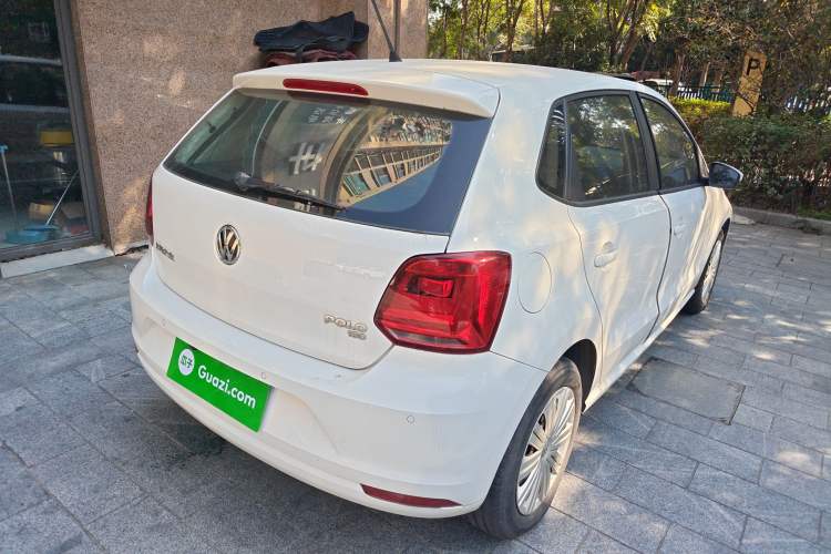 Used Volkswagen Polo 2016 1.6L Automatic Comfort Model
